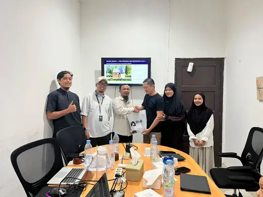 Akad di kantor RHI Build bersama klien RHI Build